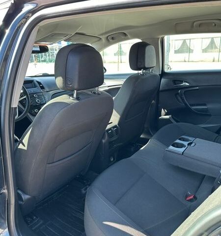 Черный Опель Инсигния, объемом двигателя 1.96 л и пробегом 263 тыс. км за 7400 $, фото 12 на Automoto.ua