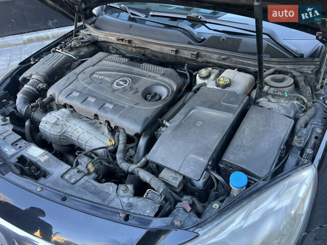 Чорний Опель Інсігнія, об'ємом двигуна 2 л та пробігом 261 тис. км за 8500 $, фото 37 на Automoto.ua