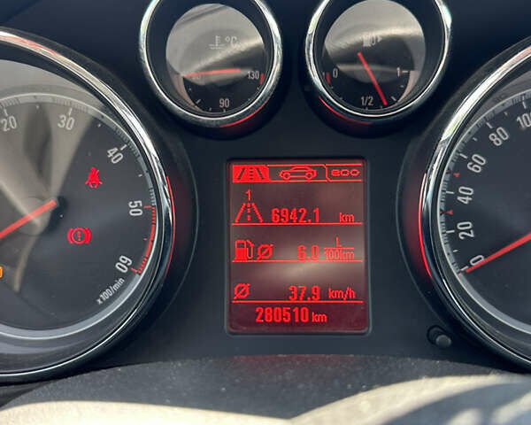 Опель Инсигния 2012 в Ивано-Франковске на Automoto.ua Черный Опель Инсигния, объемом двигателя 1.96 л и пробегом 280 тыс. км за 7200 $, фото 9 на Automoto.ua