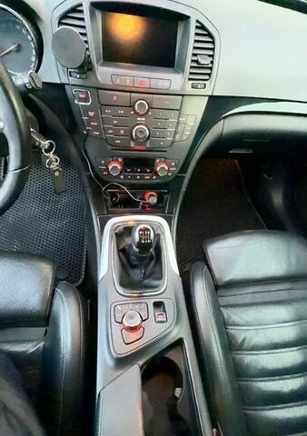 Чорний Опель Інсігнія, об'ємом двигуна 1.96 л та пробігом 254 тис. км за 8900 $, фото 14 на Automoto.ua