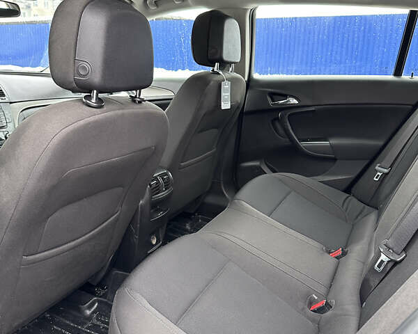 Чорний Опель Інсігнія, об'ємом двигуна 2 л та пробігом 262 тис. км за 7700 $, фото 8 на Automoto.ua