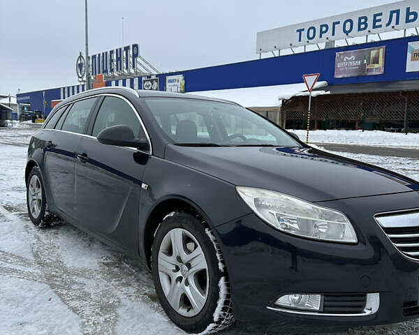 Чорний Опель Інсігнія, об'ємом двигуна 2 л та пробігом 262 тис. км за 7700 $, фото 1 на Automoto.ua
