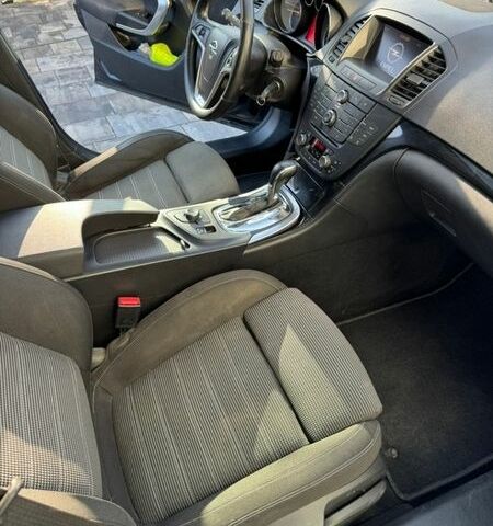 Чорний Опель Інсігнія, об'ємом двигуна 1.96 л та пробігом 260 тис. км за 8500 $, фото 10 на Automoto.ua