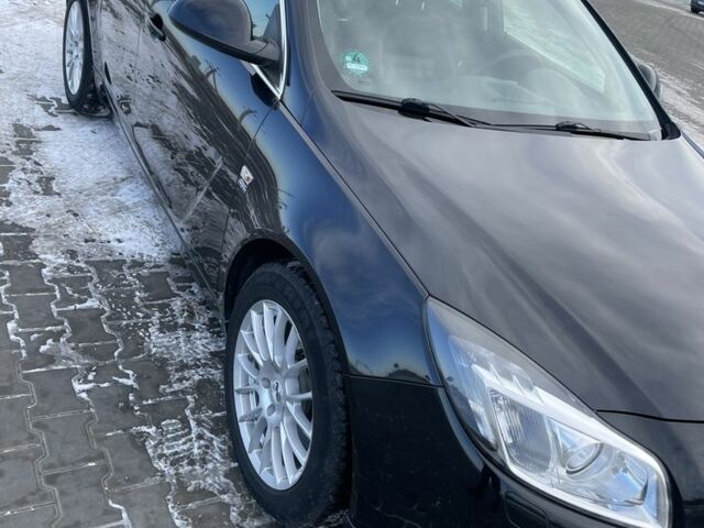 Черный Опель Инсигния, объемом двигателя 2 л и пробегом 244 тыс. км за 10300 $, фото 2 на Automoto.ua