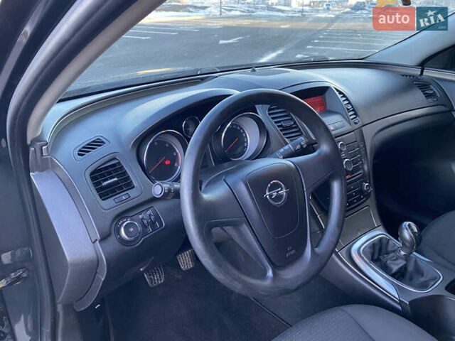 Черный Опель Инсигния, объемом двигателя 1.96 л и пробегом 275 тыс. км за 6500 $, фото 10 на Automoto.ua