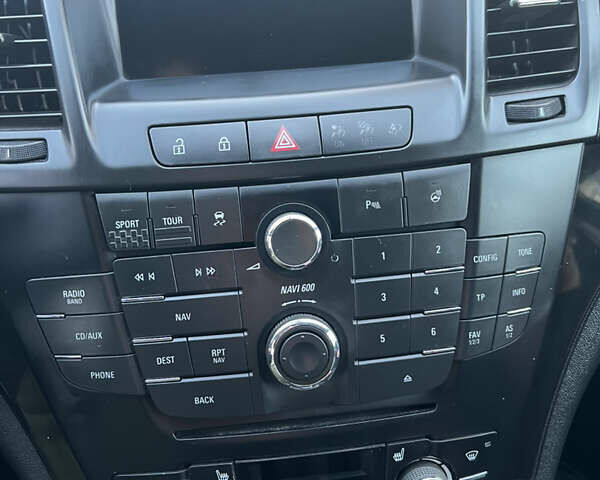 Чорний Опель Інсігнія, об'ємом двигуна 2 л та пробігом 261 тис. км за 8500 $, фото 40 на Automoto.ua