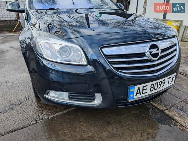 Черный Опель Инсигния, объемом двигателя 1.96 л и пробегом 282 тыс. км за 10000 $, фото 1 на Automoto.ua