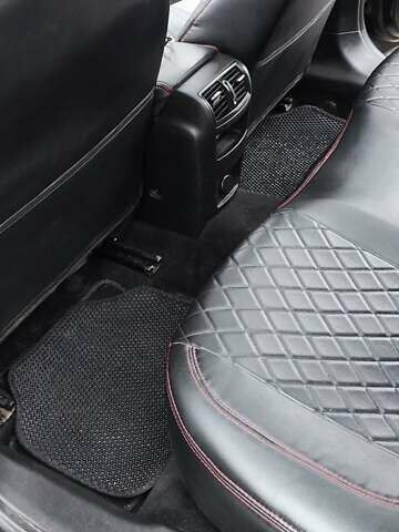 Черный Опель Инсигния, объемом двигателя 1.96 л и пробегом 245 тыс. км за 8599 $, фото 7 на Automoto.ua