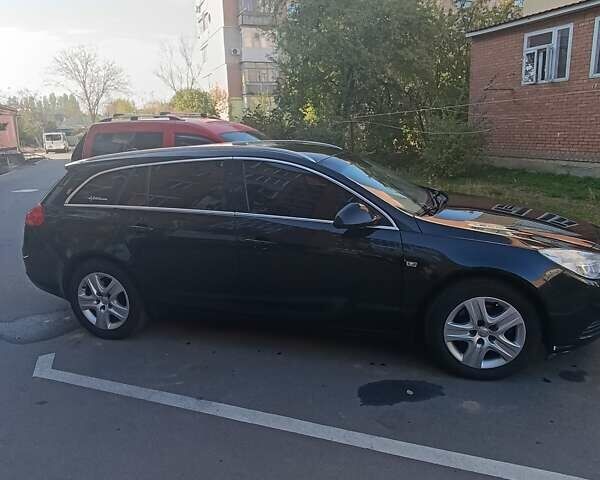 Черный Опель Инсигния, объемом двигателя 0 л и пробегом 240 тыс. км за 8500 $, фото 4 на Automoto.ua