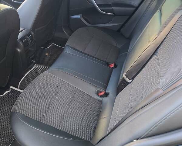 Опель Инсигния 2012 в Софіївська Борщагівка на Automoto.ua Черный Опель Инсигния, объемом двигателя 2 л и пробегом 304 тыс. км за 7700 $, фото 7 на Automoto.ua