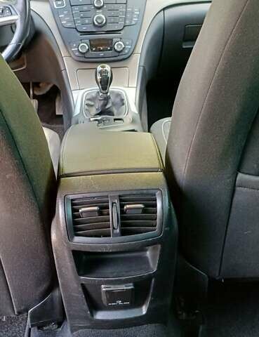 Черный Опель Инсигния, объемом двигателя 1.96 л и пробегом 248 тыс. км за 8150 $, фото 15 на Automoto.ua