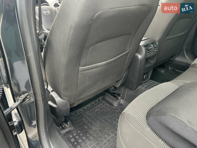 Черный Опель Инсигния, объемом двигателя 2 л и пробегом 180 тыс. км за 9400 $, фото 102 на Automoto.ua