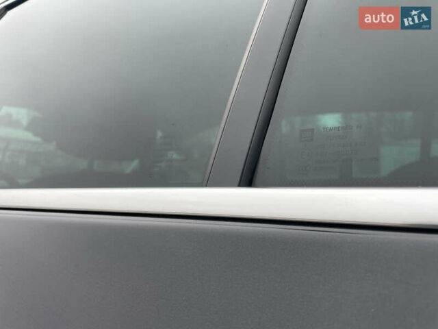 Черный Опель Инсигния, объемом двигателя 2 л и пробегом 180 тыс. км за 9400 $, фото 52 на Automoto.ua