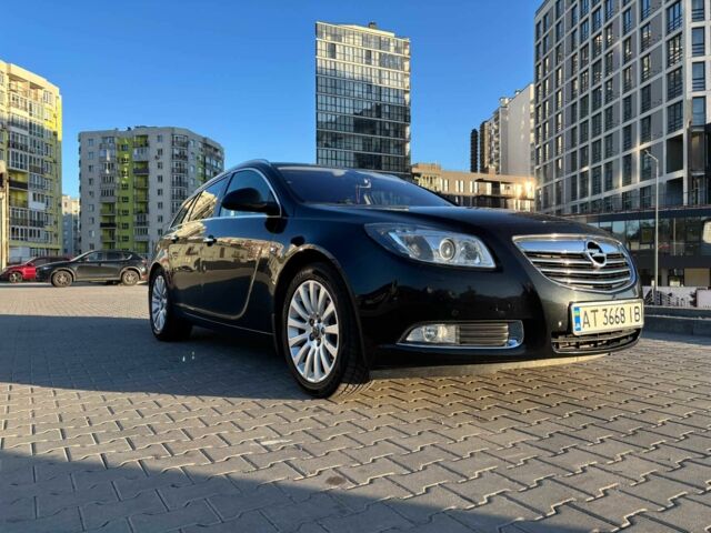 Чорний Опель Інсігнія, об'ємом двигуна 2 л та пробігом 215 тис. км за 8200 $, фото 1 на Automoto.ua