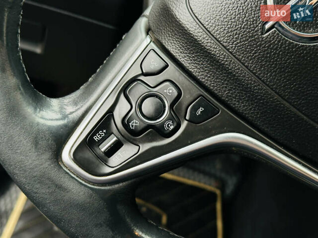 Чорний Опель Інсігнія, об'ємом двигуна 1.96 л та пробігом 264 тис. км за 9800 $, фото 29 на Automoto.ua