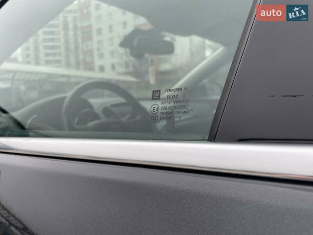 Черный Опель Инсигния, объемом двигателя 2 л и пробегом 180 тыс. км за 9400 $, фото 51 на Automoto.ua