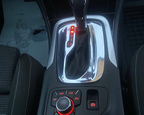 Чорний Опель Інсігнія, об'ємом двигуна 2 л та пробігом 182 тис. км за 9700 $, фото 51 на Automoto.ua