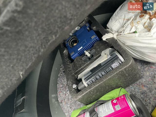 Черный Опель Инсигния, объемом двигателя 2 л и пробегом 180 тыс. км за 9400 $, фото 90 на Automoto.ua