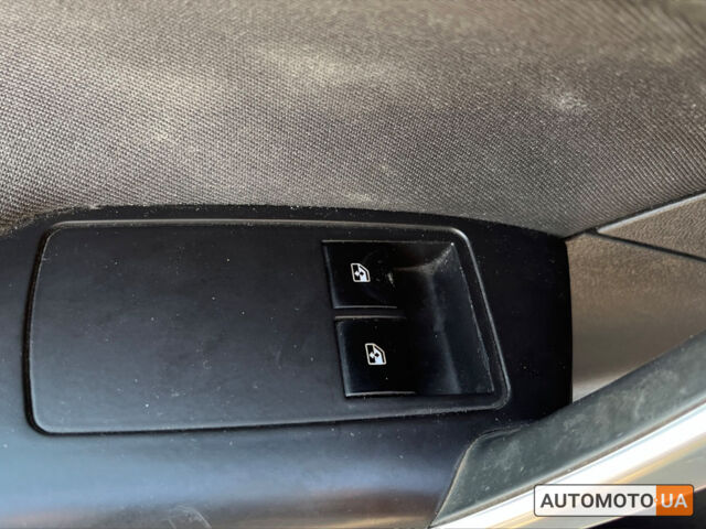 Черный Опель Инсигния, объемом двигателя 2 л и пробегом 237 тыс. км за 8700 $, фото 10 на Automoto.ua