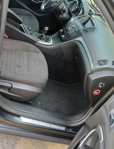 Черный Опель Инсигния, объемом двигателя 1.96 л и пробегом 248 тыс. км за 8150 $, фото 17 на Automoto.ua