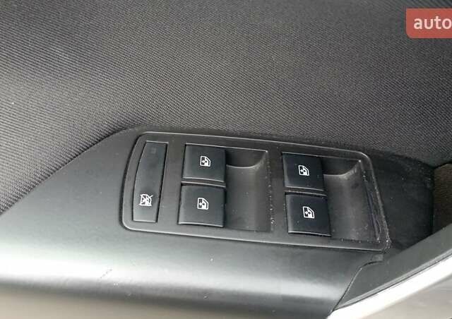 Чорний Опель Інсігнія, об'ємом двигуна 1.96 л та пробігом 234 тис. км за 8800 $, фото 26 на Automoto.ua