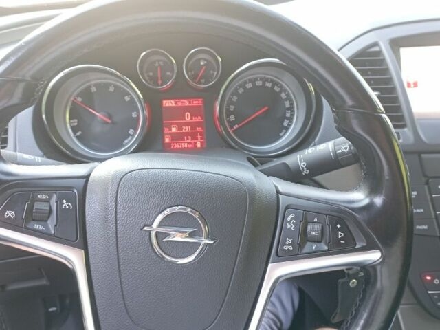 Чорний Опель Інсігнія, об'ємом двигуна 2 л та пробігом 236 тис. км за 8800 $, фото 4 на Automoto.ua