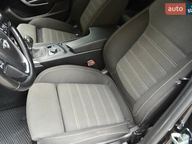 Черный Опель Инсигния, объемом двигателя 1.96 л и пробегом 213 тыс. км за 8999 $, фото 14 на Automoto.ua