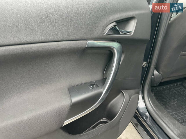 Черный Опель Инсигния, объемом двигателя 2 л и пробегом 180 тыс. км за 9400 $, фото 108 на Automoto.ua