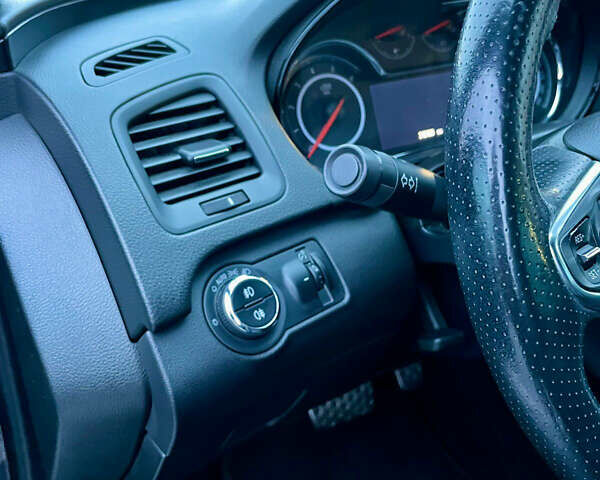 Черный Опель Инсигния, объемом двигателя 2 л и пробегом 243 тыс. км за 12500 $, фото 13 на Automoto.ua