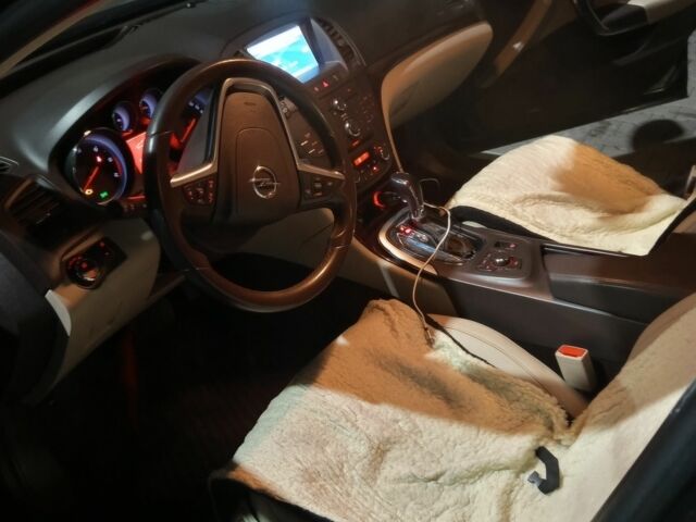 Опель Инсигния 2013 в Тернополе на Automoto.ua Черный Опель Инсигния, объемом двигателя 2 л и пробегом 288 тыс. км за 11000 $, фото 4 на Automoto.ua