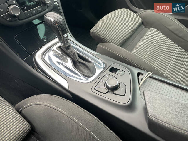 Черный Опель Инсигния, объемом двигателя 2 л и пробегом 180 тыс. км за 9400 $, фото 118 на Automoto.ua