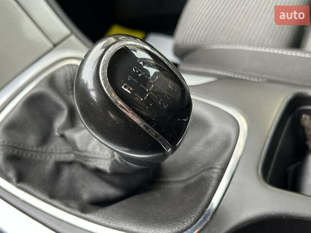 Чорний Опель Інсігнія, об'ємом двигуна 1.96 л та пробігом 244 тис. км за 8100 $, фото 11 на Automoto.ua