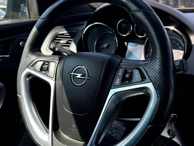 Черный Опель Инсигния, объемом двигателя 2 л и пробегом 211 тыс. км за 10400 $, фото 14 на Automoto.ua