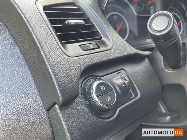 Черный Опель Инсигния, объемом двигателя 2 л и пробегом 273 тыс. км за 10500 $, фото 7 на Automoto.ua