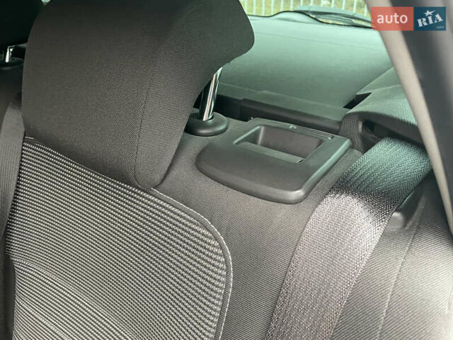 Черный Опель Инсигния, объемом двигателя 2 л и пробегом 180 тыс. км за 9400 $, фото 105 на Automoto.ua