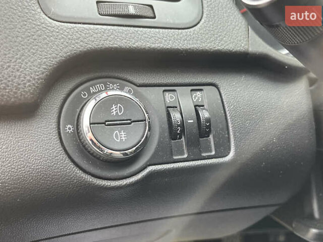 Чорний Опель Інсігнія, об'ємом двигуна 1.96 л та пробігом 244 тис. км за 8100 $, фото 14 на Automoto.ua