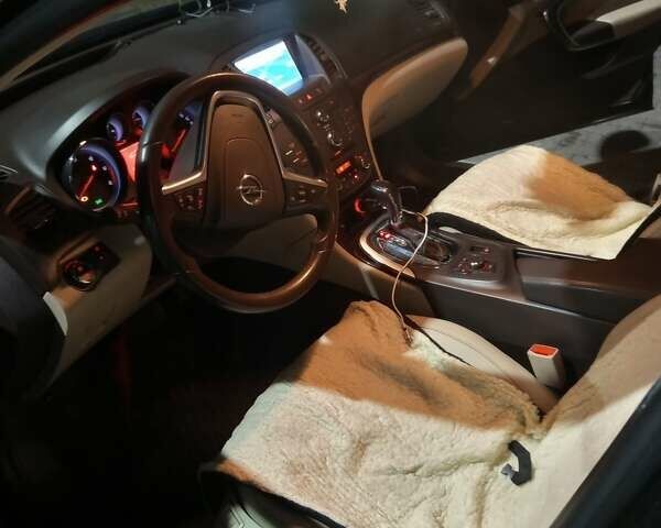 Опель Инсигния 2013 в Тернополе на Automoto.ua Черный Опель Инсигния, объемом двигателя 2 л и пробегом 288 тыс. км за 11000 $, фото 3 на Automoto.ua