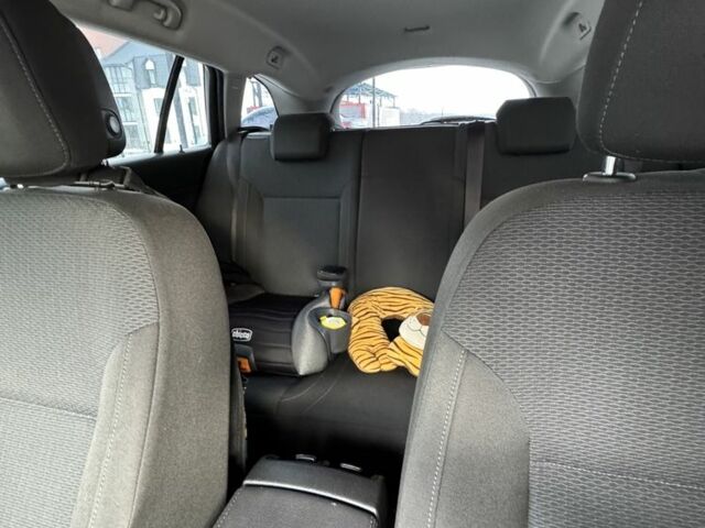 Чорний Опель Інсігнія, об'ємом двигуна 2 л та пробігом 236 тис. км за 10900 $, фото 6 на Automoto.ua