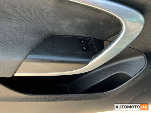 Черный Опель Инсигния, объемом двигателя 2 л и пробегом 237 тыс. км за 8700 $, фото 11 на Automoto.ua