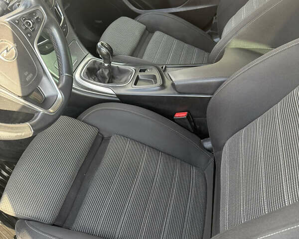 Черный Опель Инсигния, объемом двигателя 1.96 л и пробегом 230 тыс. км за 12000 $, фото 14 на Automoto.ua