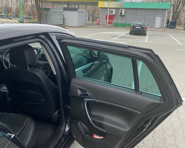 Чорний Опель Інсігнія, об'ємом двигуна 1.96 л та пробігом 242 тис. км за 10600 $, фото 8 на Automoto.ua