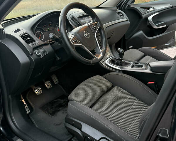 Черный Опель Инсигния, объемом двигателя 1.96 л и пробегом 230 тыс. км за 12000 $, фото 7 на Automoto.ua