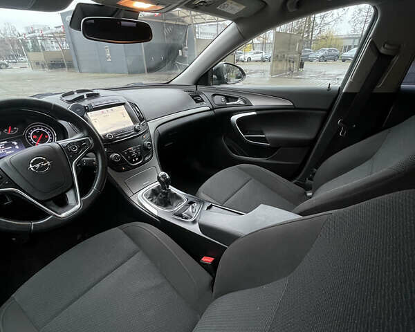 Чорний Опель Інсігнія, об'ємом двигуна 1.96 л та пробігом 250 тис. км за 8700 $, фото 15 на Automoto.ua