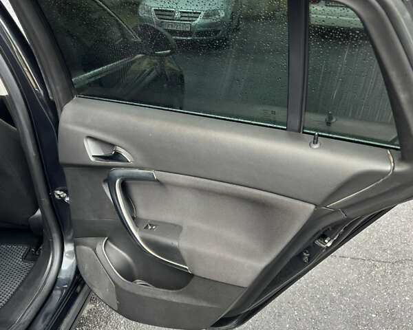 Чорний Опель Інсігнія, об'ємом двигуна 1.96 л та пробігом 357 тис. км за 8000 $, фото 13 на Automoto.ua