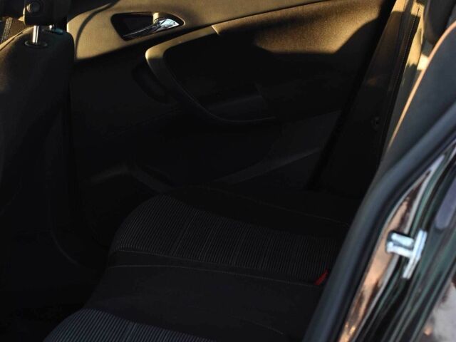 Черный Опель Инсигния, объемом двигателя 2 л и пробегом 219 тыс. км за 10950 $, фото 19 на Automoto.ua