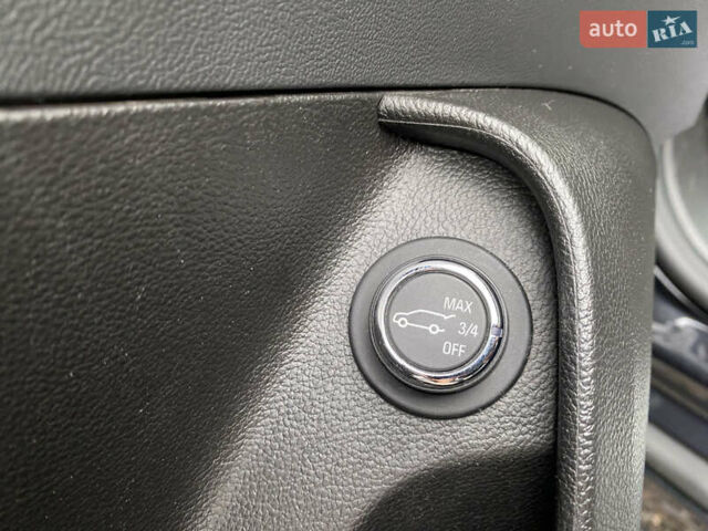 Чорний Опель Інсігнія, об'ємом двигуна 1.96 л та пробігом 170 тис. км за 11900 $, фото 13 на Automoto.ua