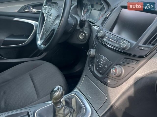 Чорний Опель Інсігнія, об'ємом двигуна 2 л та пробігом 320 тис. км за 9000 $, фото 32 на Automoto.ua