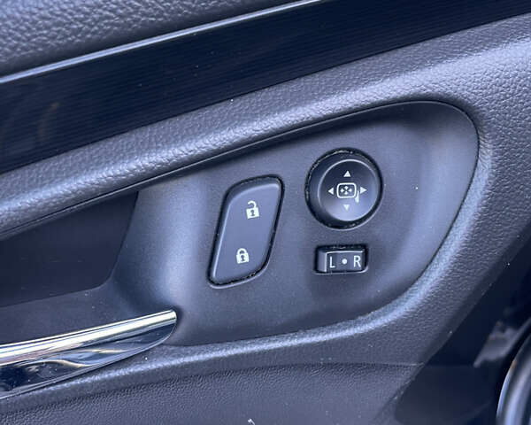 Чорний Опель Інсігнія, об'ємом двигуна 2 л та пробігом 233 тис. км за 12888 $, фото 13 на Automoto.ua