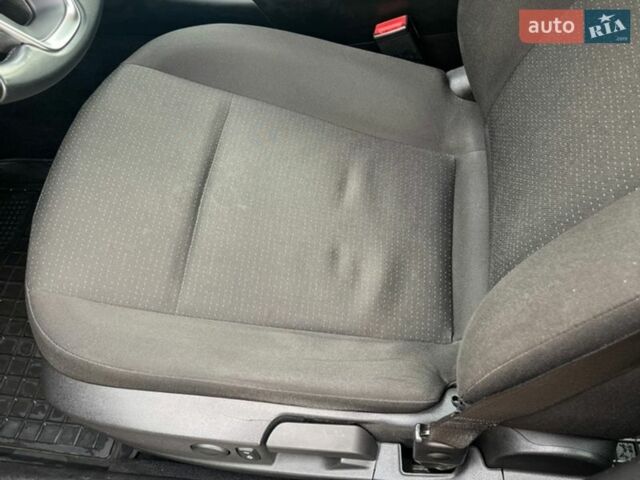 Чорний Опель Інсігнія, об'ємом двигуна 2 л та пробігом 320 тис. км за 9000 $, фото 21 на Automoto.ua