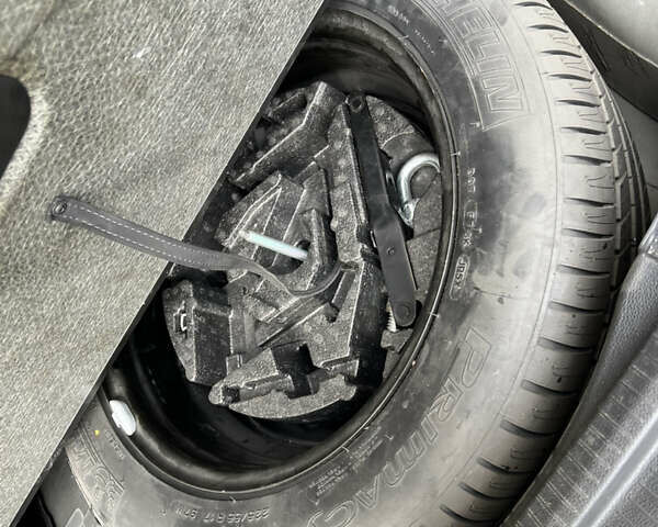 Черный Опель Инсигния, объемом двигателя 1.96 л и пробегом 357 тыс. км за 7500 $, фото 7 на Automoto.ua